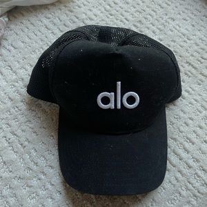 Alo trucker hat unisex